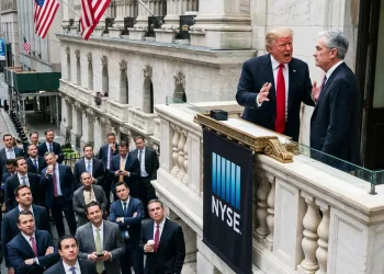 Trump Powell Wall Street