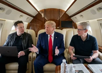 Trump Cook Musk Lietadlo